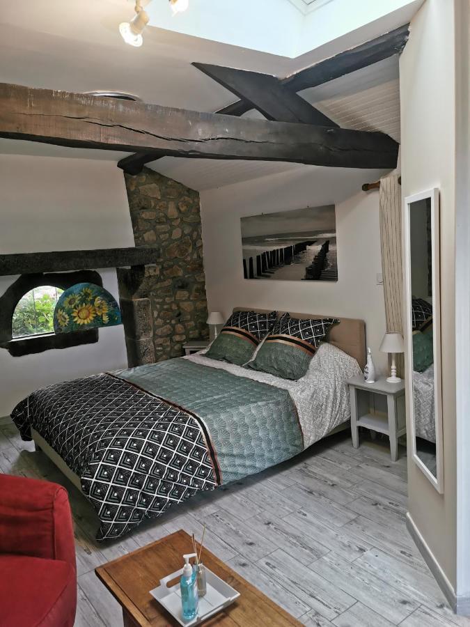 La Chambre De La Pomerie Chiché Exterior photo